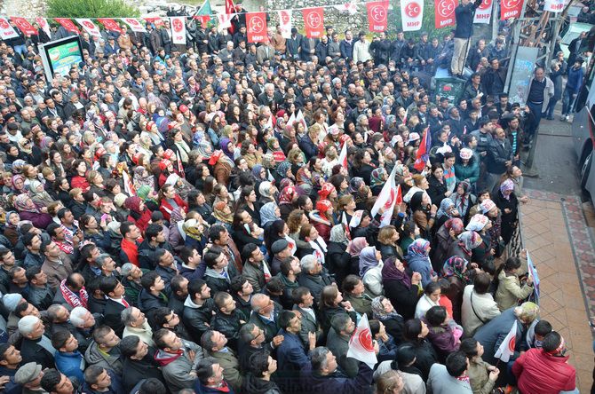 MHP LİDERi DEVLET BAHÇELİ AKHİSARLILAR İLE BULUŞTU